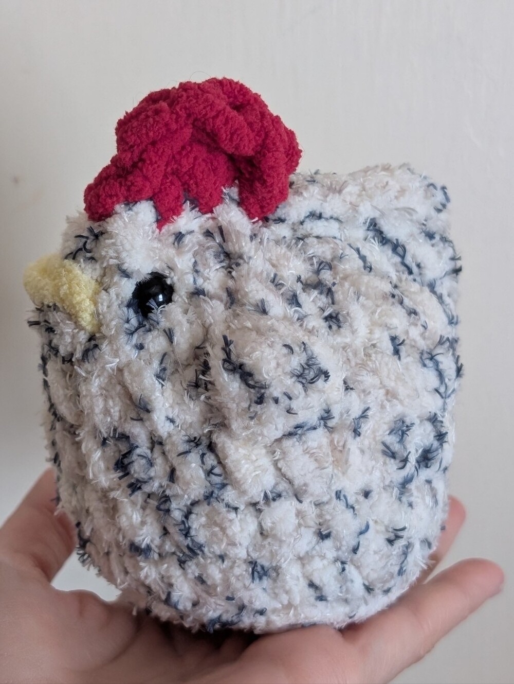 Cute handmade crochet chicken 🐔